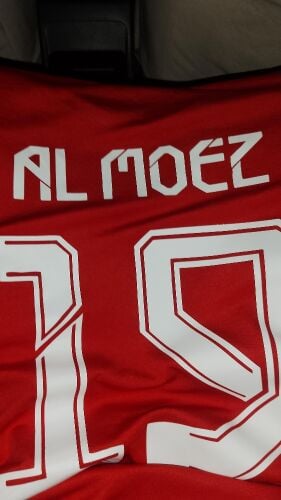 تيشيرت اللاعب المعز علي ضد السد