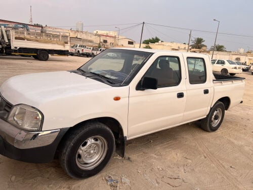 Nissan pickup 