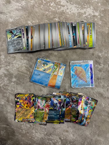 170+ Pokemon cards + 30th ETB