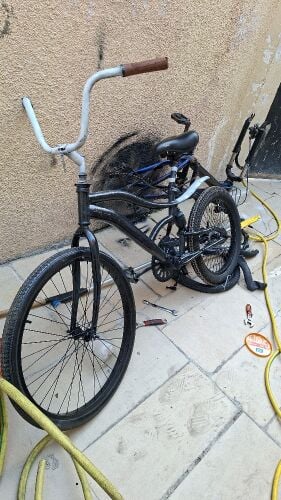 cycle cobra with chain on tire