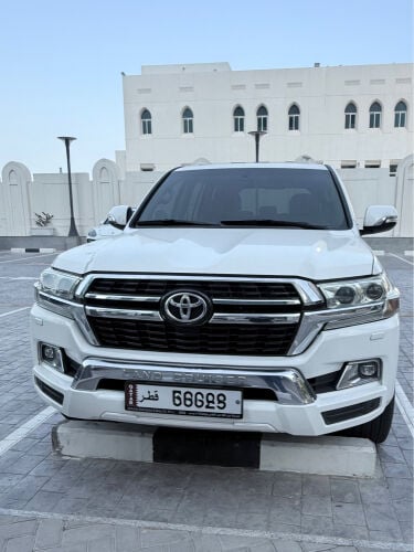 LAND CRUISER GXR V8
