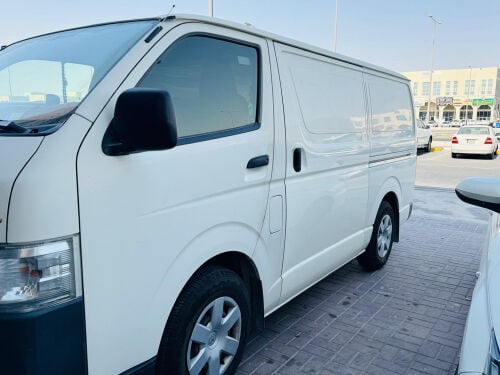 toyota hiace cargo van