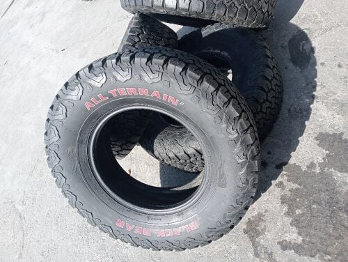 off-road tire  285 70 17