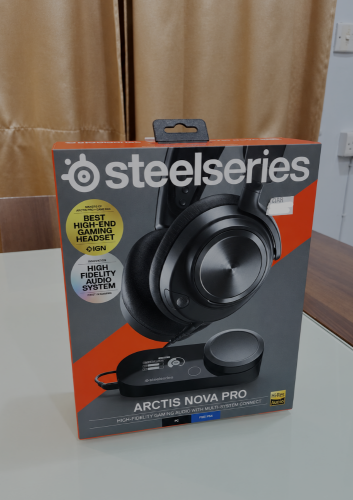 SteelSeries artic nova pro like new