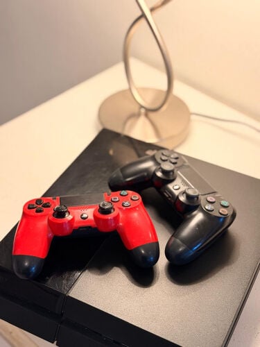 PS4 with 3 controllers 