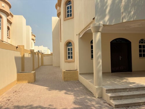 للإيجار فيلا في مريخ إسكان حكومي