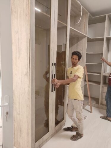 نقوم بجميع أنواع الإصلاحات والترك