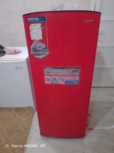Geepas small fridge for sell.