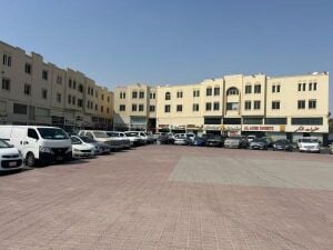 للإيجار محلات بسوق تجاري بالغرافه