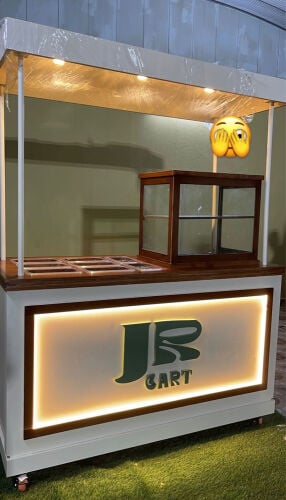 عربه مقسمه مع حافظة مخبوزات جديده