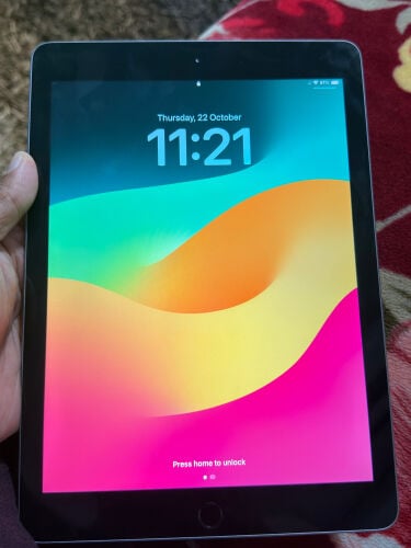 Apple iPad 6th Generation128GB.499