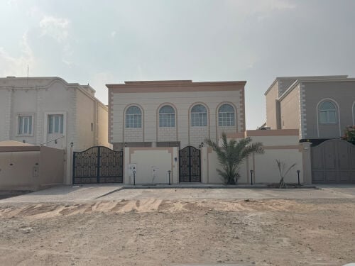 للأيجار فيلا في ام قرن ع الإسكان 
