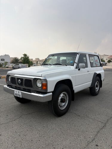 للبيع نيسان باب ٩٠