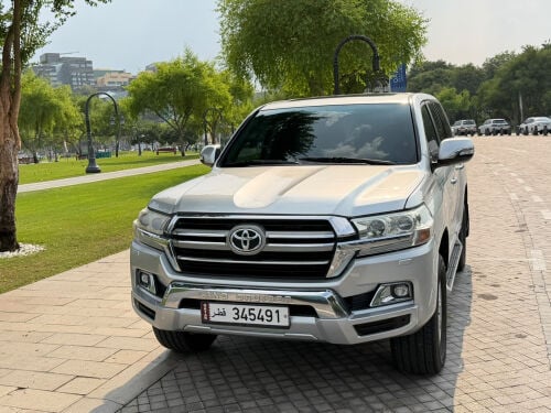 Toyota Land Cruiser GXR V8 