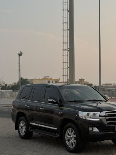 LAND CRUISER VXR V8 5.7