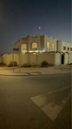 للإيجار فيلا الخور ممتازة جداً