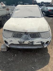MITSUBISHI L200 2014