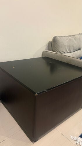 black table 