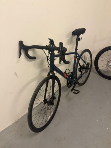 Excellent racing bike, never used