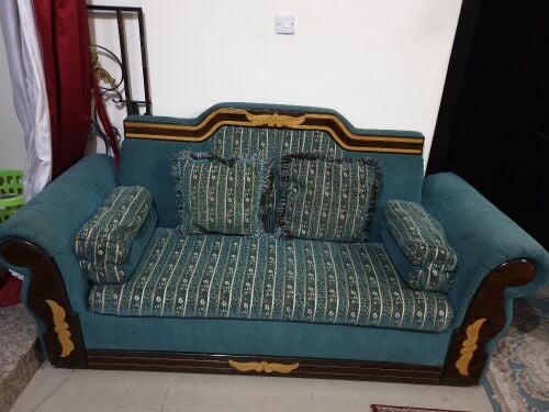 كنبه زرقاء
