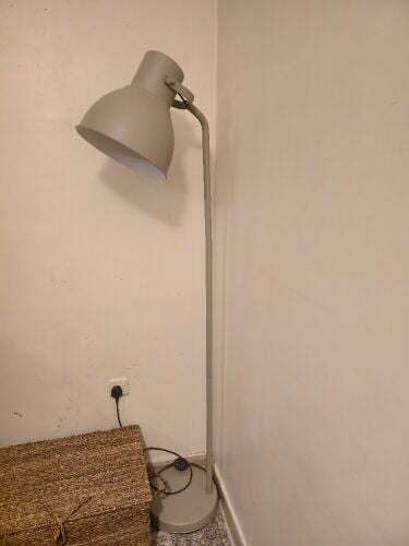 floor lamp
