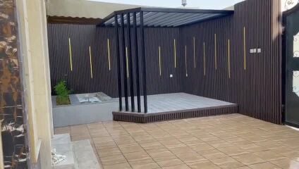 تنسيق جلسه مع بديل الخشب ونافورة