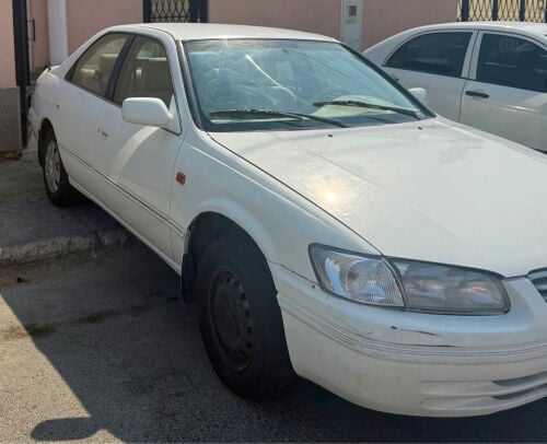 camry model 1999 in good condition 