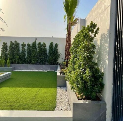 تنسيق الحدائق وزراعة العشب