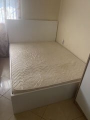 سرير و مرتبة