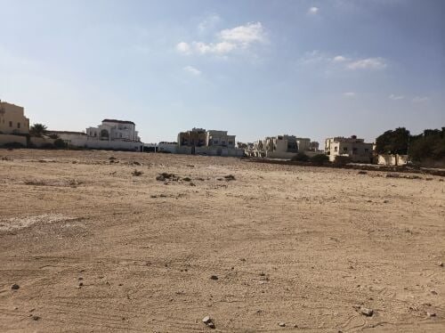 للبيع أراضي متنوعة في الوكرة
