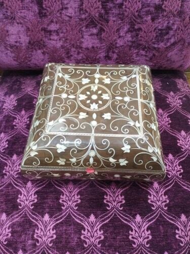 Good box and Arabic bukhar box