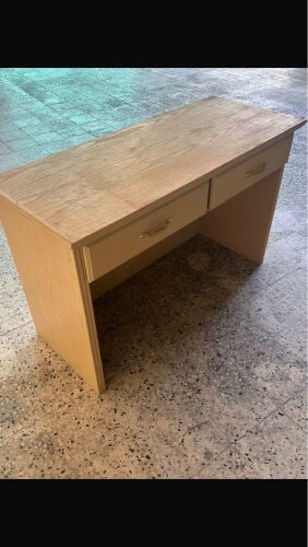 طاوله مع مراه