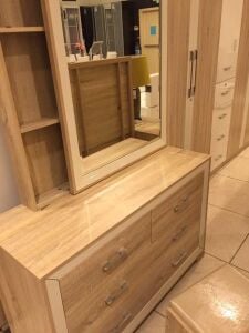 7-Piece Bedroom Set with 5-Draw