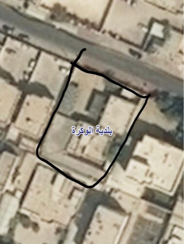 للبيع بيت في الوكرة بسعر الارض