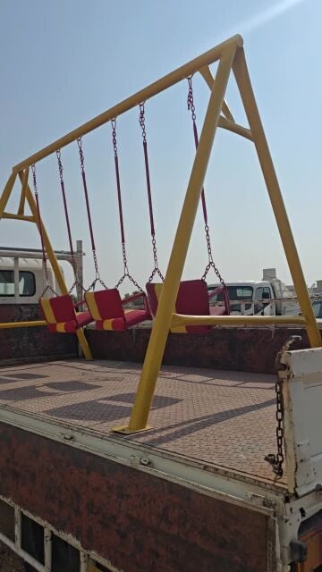 تتوفر أراجيح الأطفال.