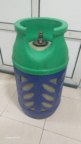 Gas cylinder with Regulator & hose