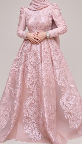 Elegant dress. Used once only.