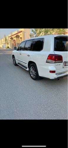 مطلوب لكزس مخبط او بدون مكينه 