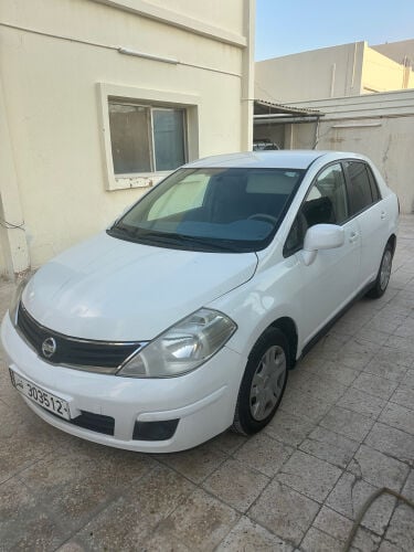 Nissan Tiida 